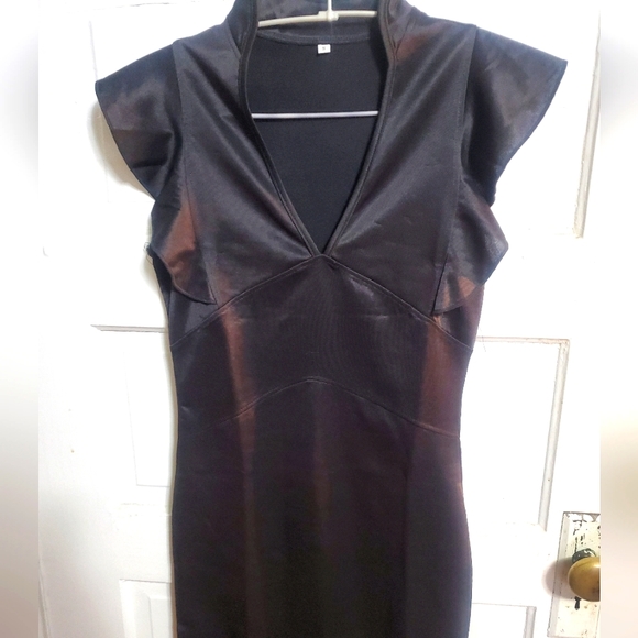Black V-Neck Bodycon Mini Dress - Picture 1 of 3
